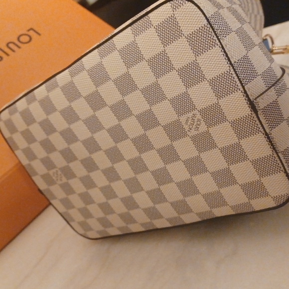 Authentic Louis Vuitton Neo noe - Picture 5 of 10
